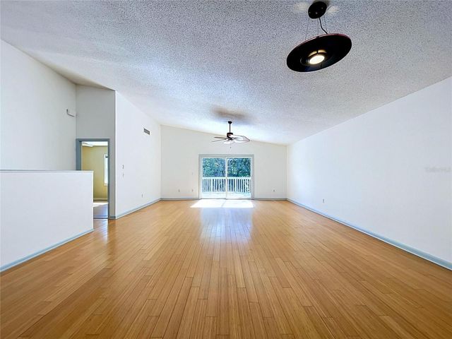 105 PETERSON LANE, Palm Harbor, FL 34683