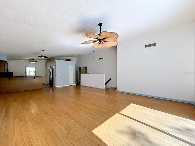 105 PETERSON LANE, Palm Harbor, FL 34683