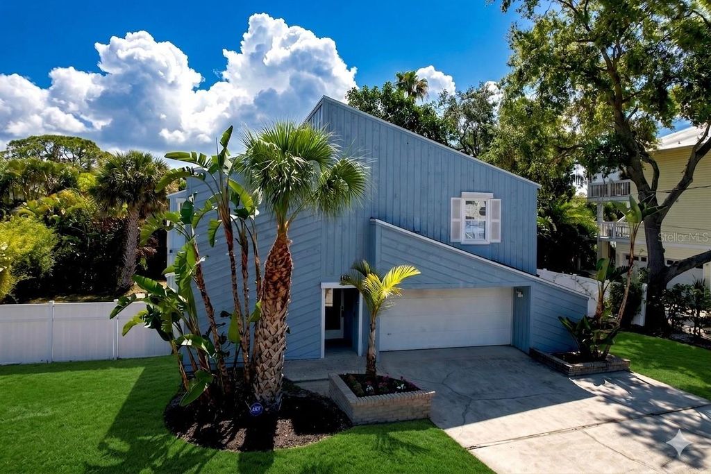 105 PETERSON LANE, Palm Harbor, FL 34683