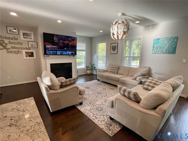 4557 Whinny Ln, Glen Allen, VA 23060