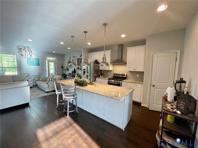 4557 Whinny Ln, Glen Allen, VA 23060