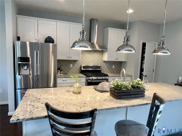 4557 Whinny Ln, Glen Allen, VA 23060