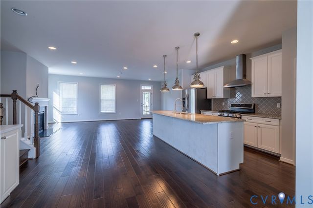 4557 Whinny Ln, Glen Allen, VA 23060