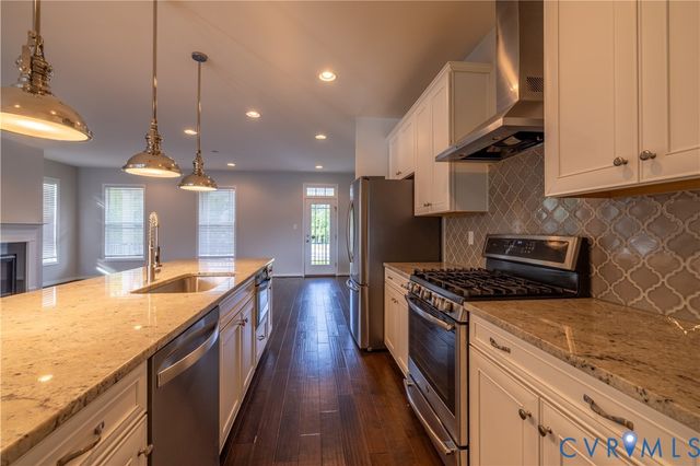 4557 Whinny Ln, Glen Allen, VA 23060