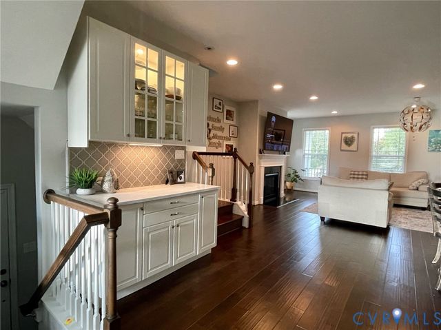 4557 Whinny Ln, Glen Allen, VA 23060