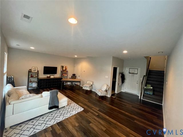 4557 Whinny Ln, Glen Allen, VA 23060