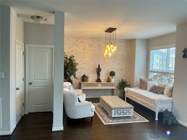 4557 Whinny Ln, Glen Allen, VA 23060