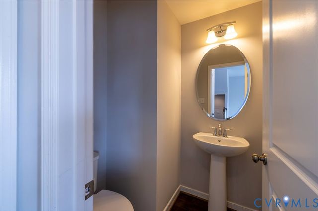 4557 Whinny Ln, Glen Allen, VA 23060