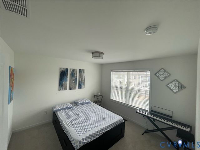 4557 Whinny Ln, Glen Allen, VA 23060