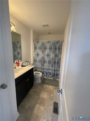 4557 Whinny Ln, Glen Allen, VA 23060