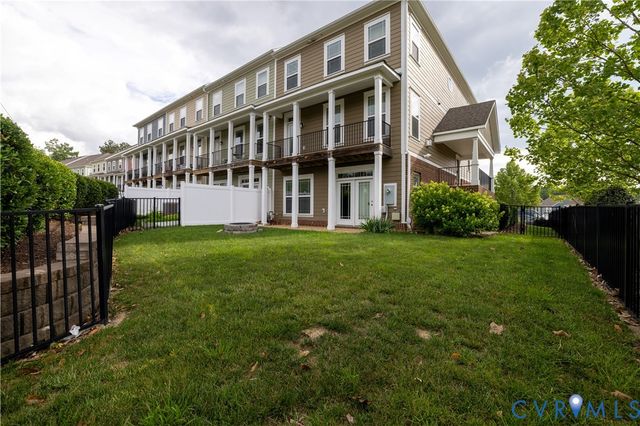 4557 Whinny Ln, Glen Allen, VA 23060