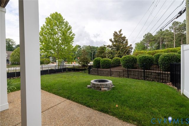4557 Whinny Ln, Glen Allen, VA 23060