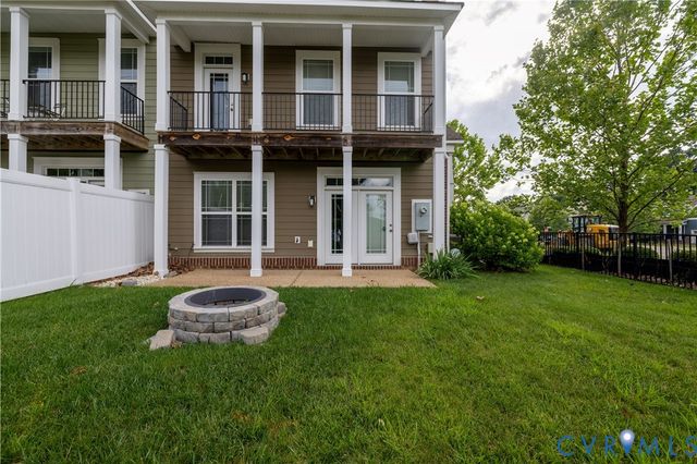 4557 Whinny Ln, Glen Allen, VA 23060