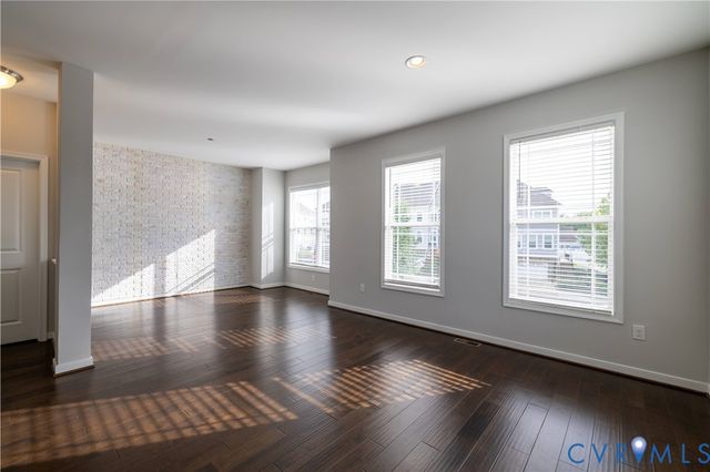 4557 Whinny Ln, Glen Allen, VA 23060