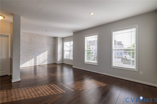 4557 Whinny Ln, Glen Allen, VA 23060