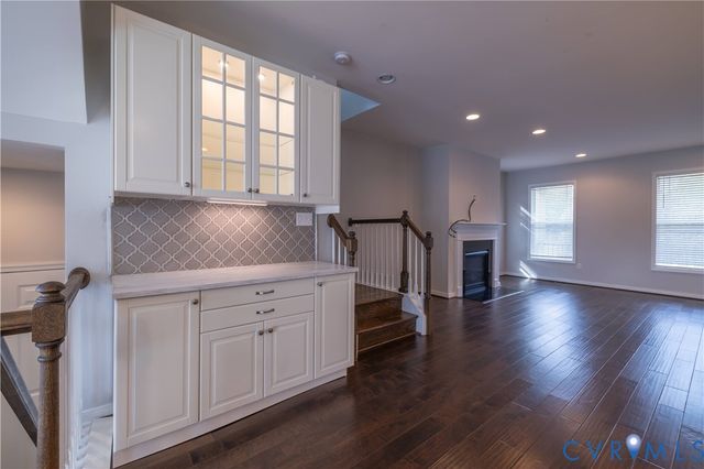 4557 Whinny Ln, Glen Allen, VA 23060