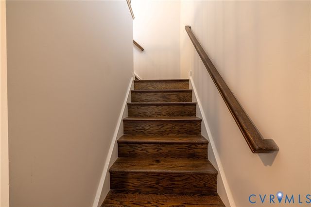 4557 Whinny Ln, Glen Allen, VA 23060