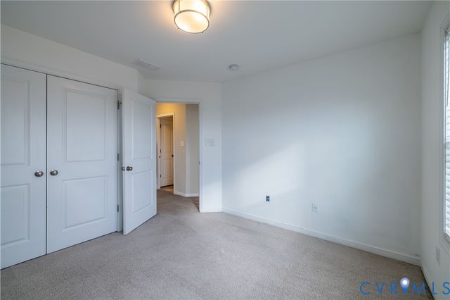 4557 Whinny Ln, Glen Allen, VA 23060