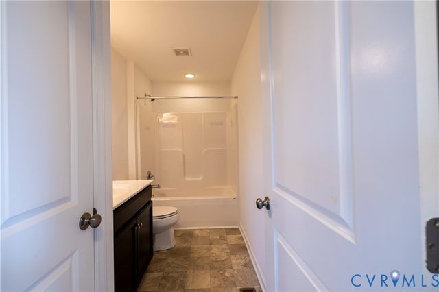 4557 Whinny Ln, Glen Allen, VA 23060