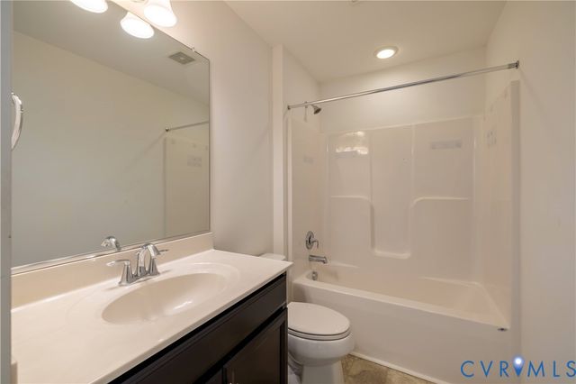 4557 Whinny Ln, Glen Allen, VA 23060
