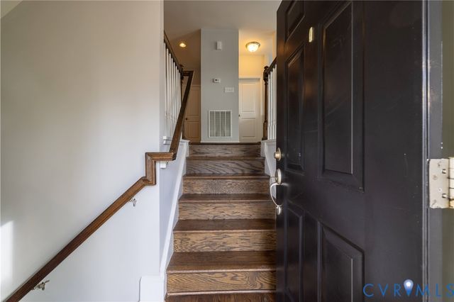 4557 Whinny Ln, Glen Allen, VA 23060