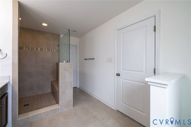 4557 Whinny Ln, Glen Allen, VA 23060