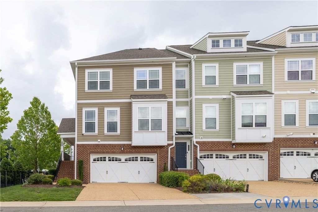 4557 Whinny Ln, Glen Allen, VA 23060