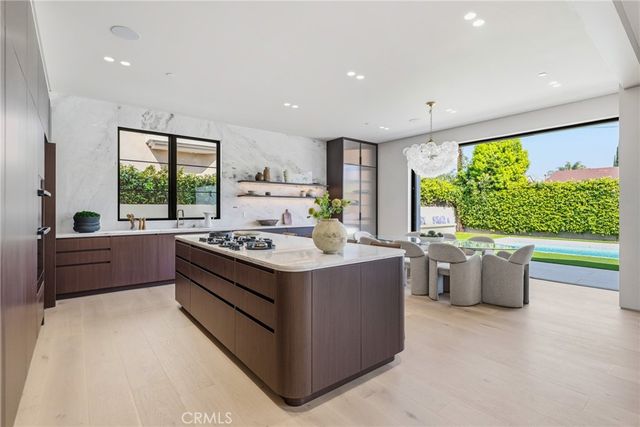 4900 Valjean, Encino, CA 91436