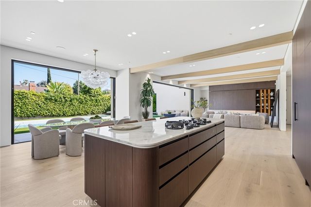 4900 Valjean, Encino, CA 91436