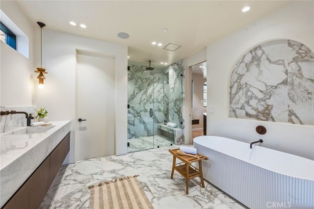 4900 Valjean, Encino, CA 91436