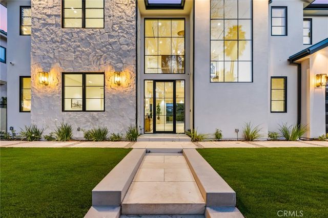 4900 Valjean, Encino, CA 91436