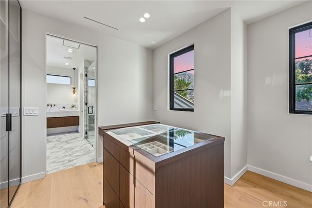 4900 Valjean, Encino, CA 91436