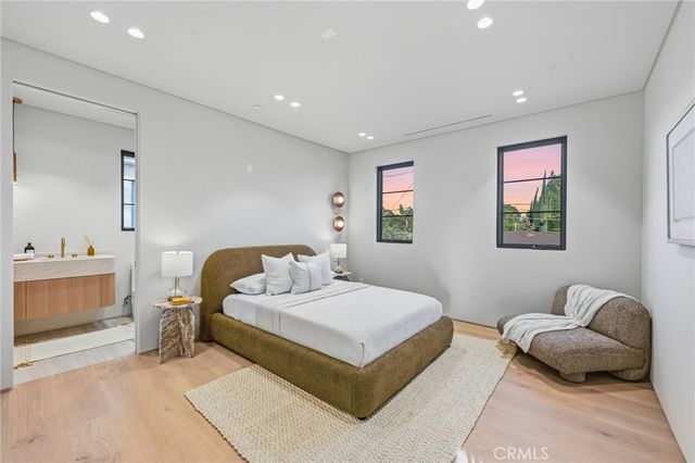4900 Valjean, Encino, CA 91436
