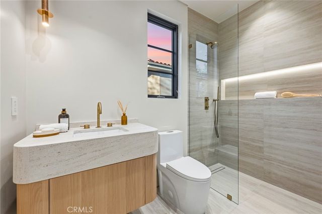 4900 Valjean, Encino, CA 91436