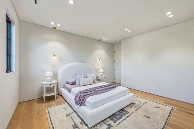 4900 Valjean, Encino, CA 91436