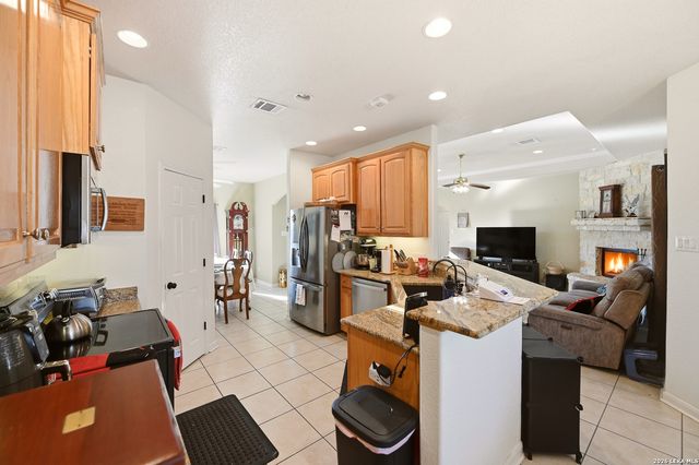 528 Jacobs, La Vernia, TX 78121