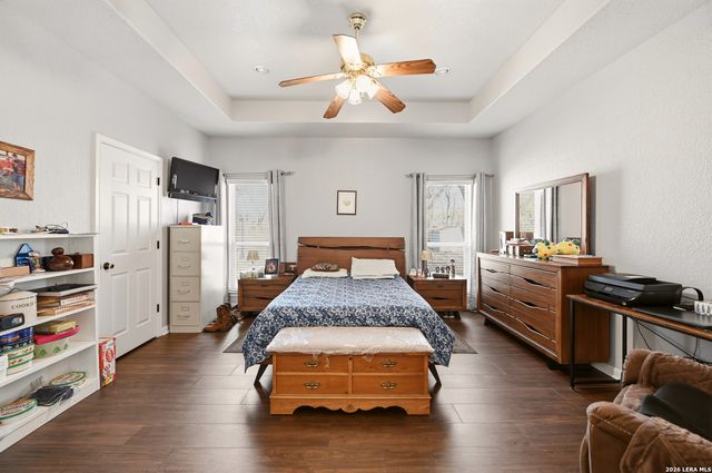 528 Jacobs, La Vernia, TX 78121