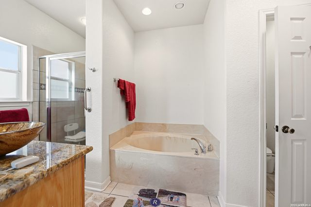 528 Jacobs, La Vernia, TX 78121