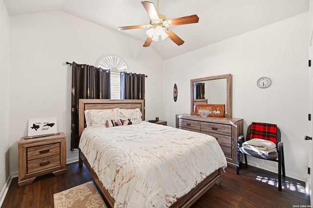 528 Jacobs, La Vernia, TX 78121