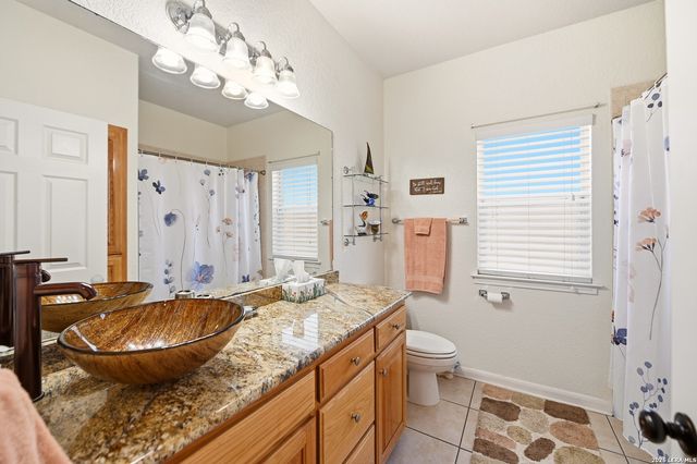 528 Jacobs, La Vernia, TX 78121