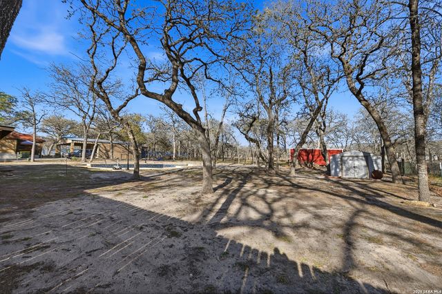 528 Jacobs, La Vernia, TX 78121