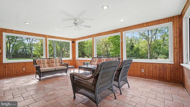 17 TEAKWOOD TER, Norristown, PA 19403