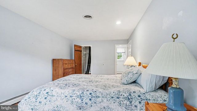 17 TEAKWOOD TER, Norristown, PA 19403