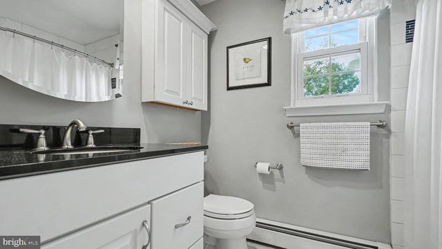 17 TEAKWOOD TER, Norristown, PA 19403