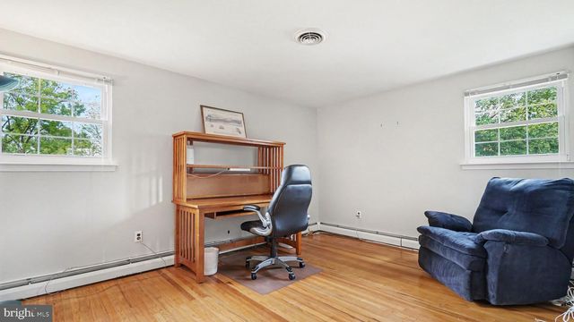 17 TEAKWOOD TER, Norristown, PA 19403
