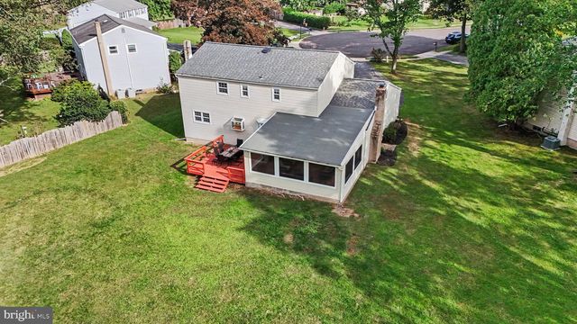 17 TEAKWOOD TER, Norristown, PA 19403