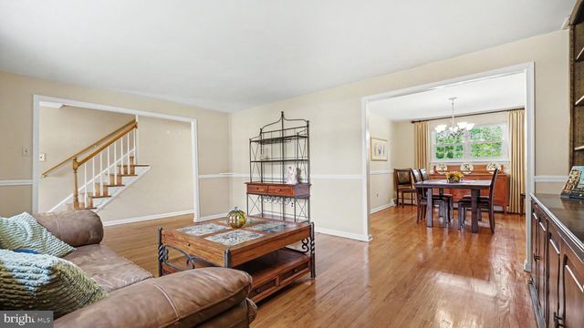 17 TEAKWOOD TER, Norristown, PA 19403