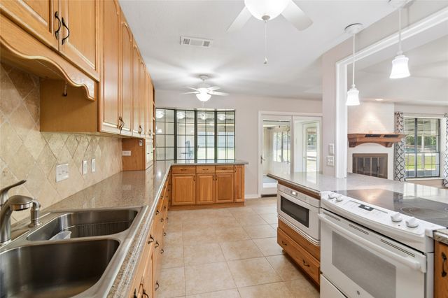 130 Clinton Lane, Midlothian, TX 76065