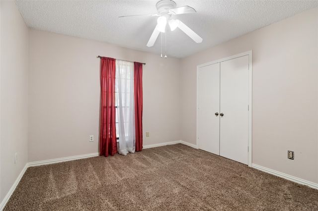130 Clinton Lane, Midlothian, TX 76065