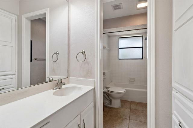 130 Clinton Lane, Midlothian, TX 76065